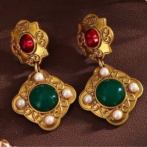 Elegant Gold and Green Earrings